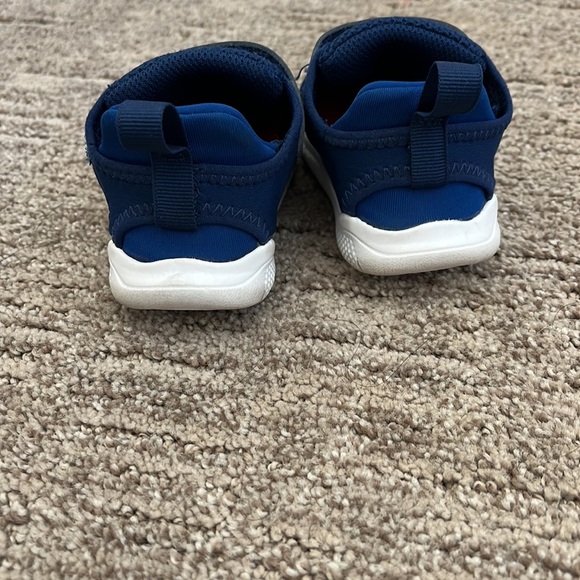 Like new Nike 6C sneakers - Picture 3 of 4